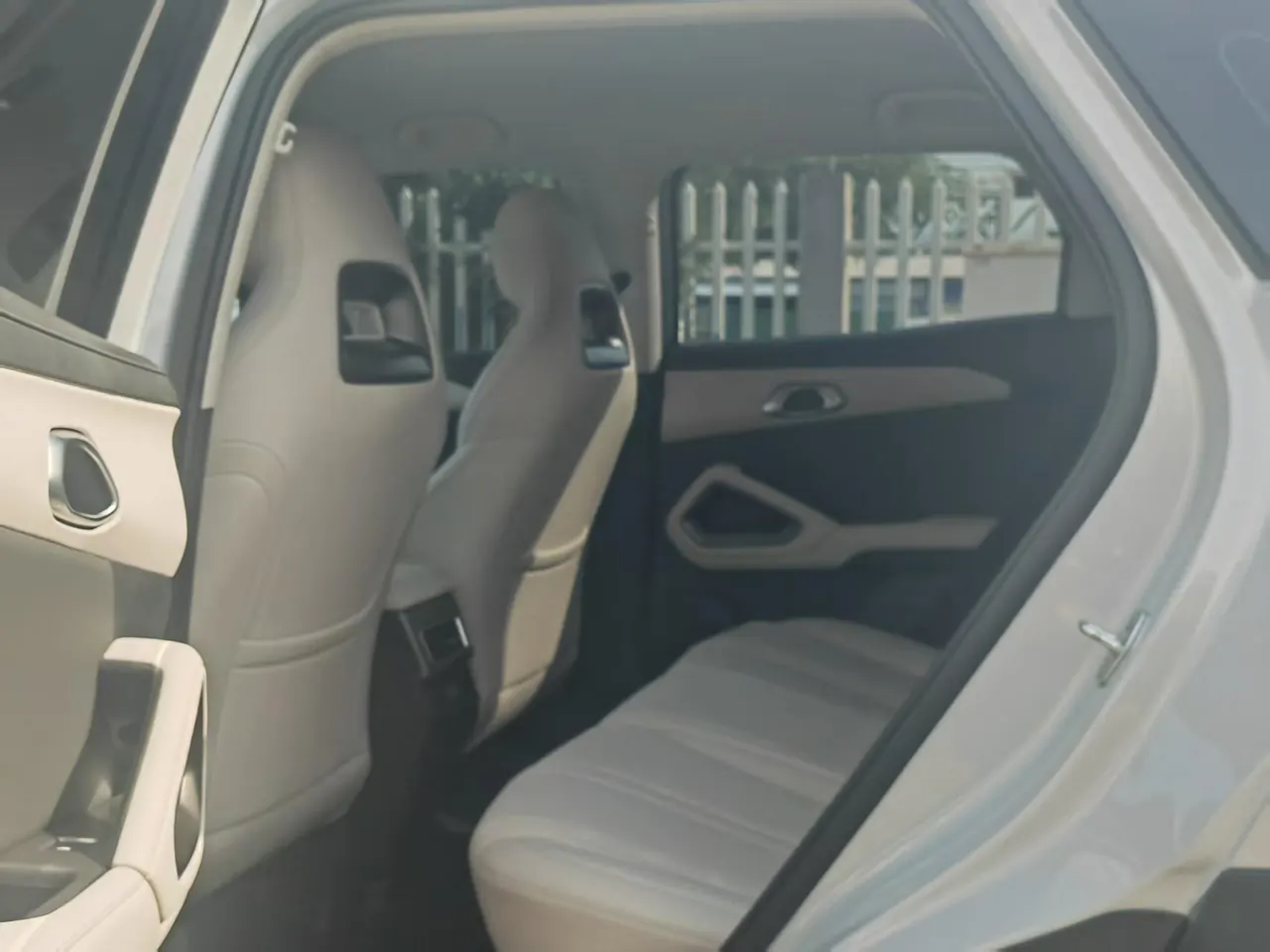 BYD 2025 Yuan UP 301KM Pilot Automatic Gear 6