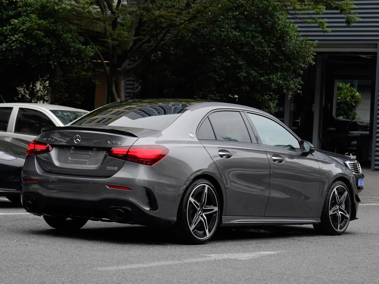 Mercedes Benz Class A AMG 2025 A 35 L AMG 4MATIC 48V 2.0T automatic gear 4