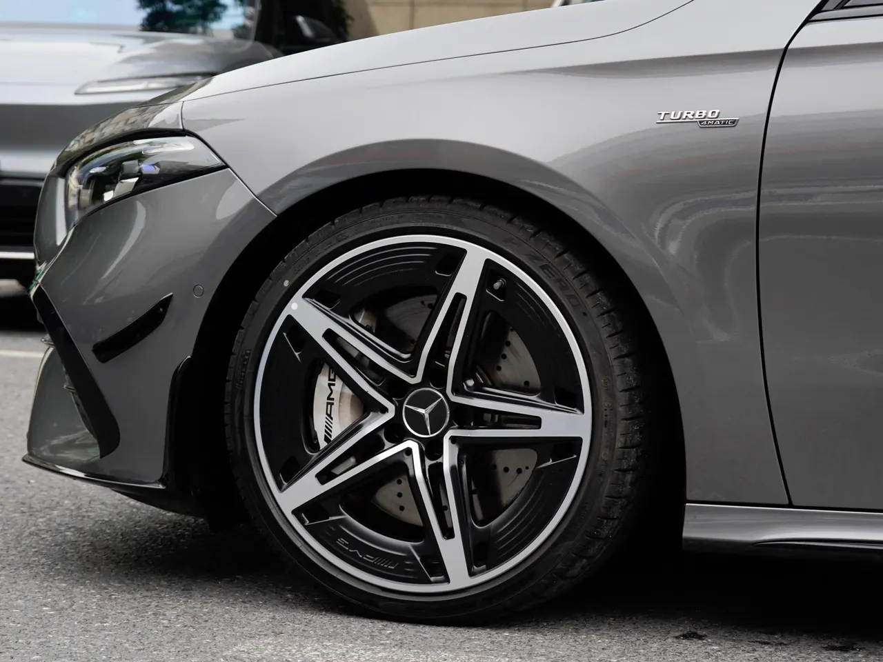 Mercedes Benz Class A AMG 2025 A 35 L AMG 4MATIC 48V 2.0T automatic gear 8