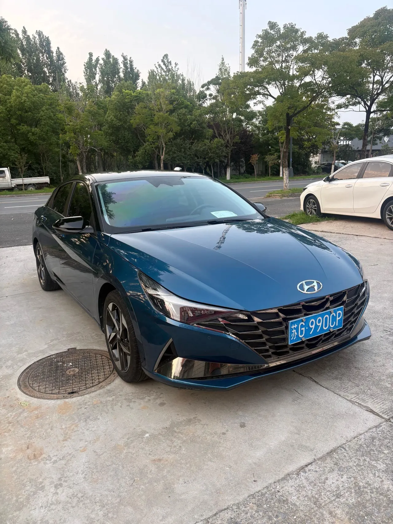 Hyundai 2021 Elantra -3-compartment 1.5 stepless LUX premium automatic gear 2