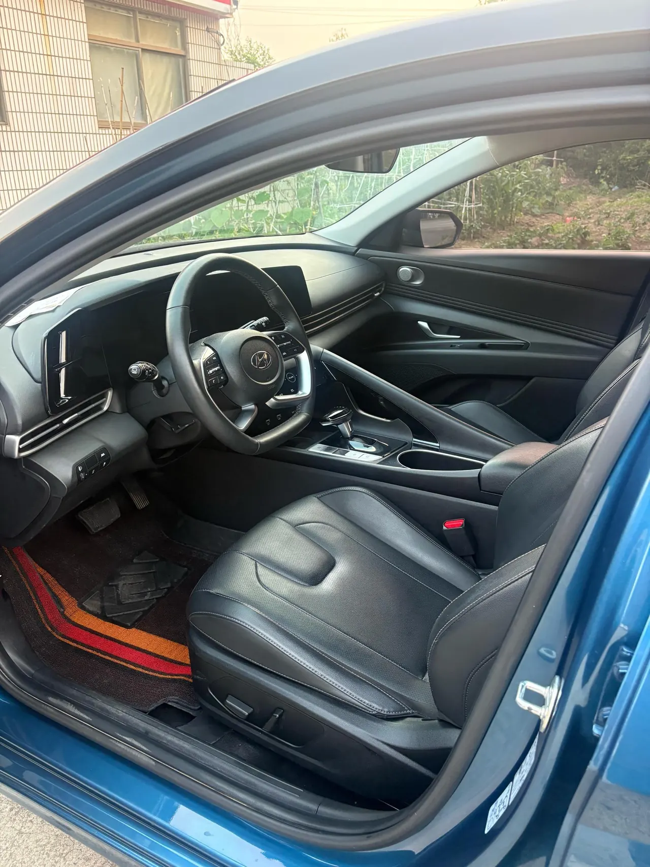 Hyundai 2021 Elantra -3-compartment 1.5 stepless LUX premium automatic gear 5