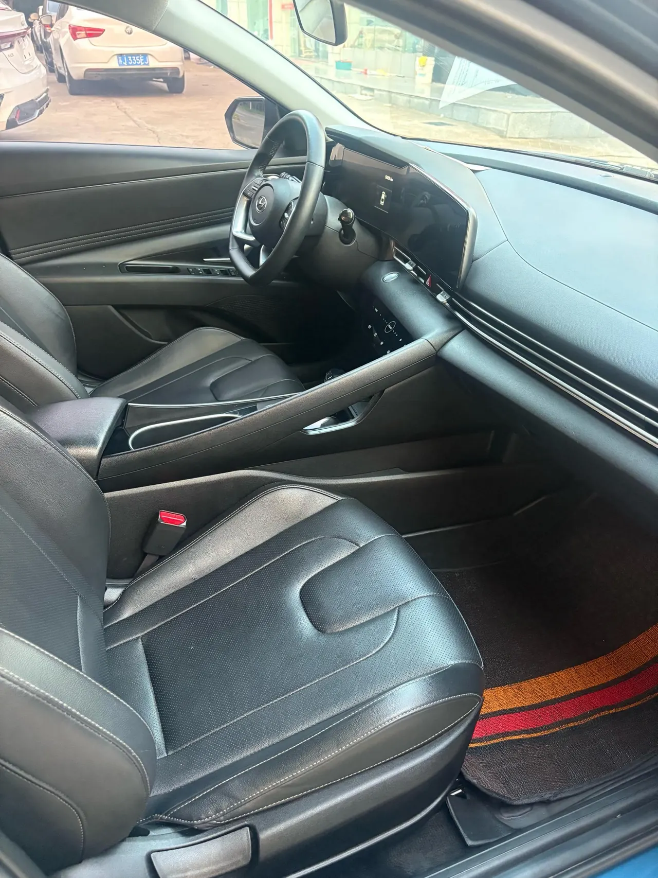 Hyundai 2021 Elantra -3-compartment 1.5 stepless LUX premium automatic gear 6