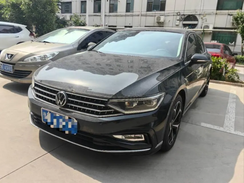 Volkswagen 2023 Magotan 2.0TSI 330TSI 2 million Commemorative Luxury Automatic Gear - View 1