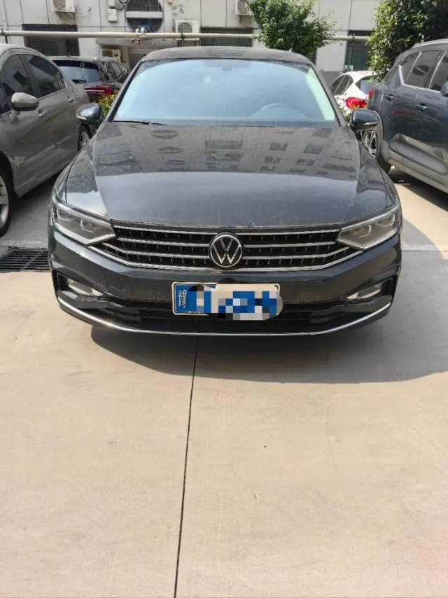 Volkswagen 2023 Magotan 2.0TSI 330TSI 2 million Commemorative Luxury Automatic Gear 2