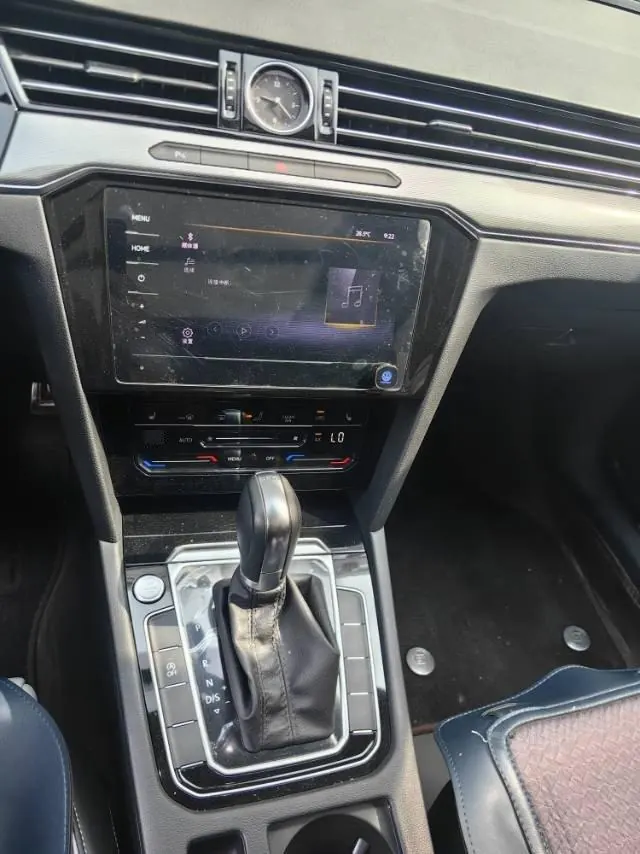 Volkswagen 2023 Magotan 2.0TSI 330TSI 2 million Commemorative Luxury Automatic Gear 4