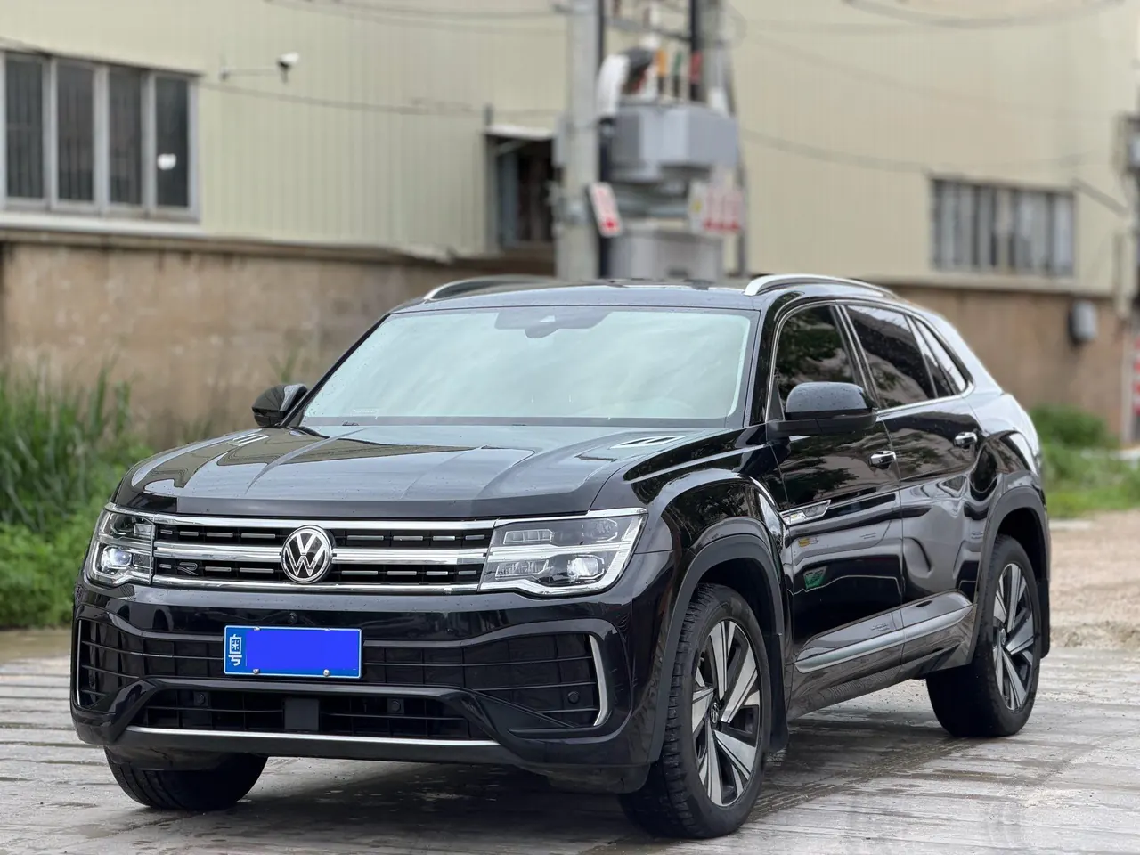 Volkswagen 2023 Touang 2.0TSI 330TSI Two-Drive Respect Deluxe Edition (Modified) Automatic Gear - View 1