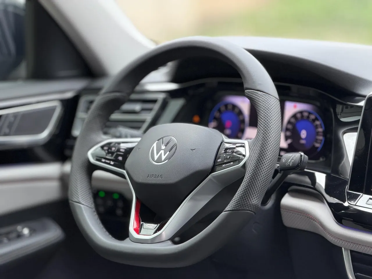 Volkswagen 2023 Touang 2.0TSI 330TSI Two-Drive Respect Deluxe Edition (Modified) Automatic Gear 11
