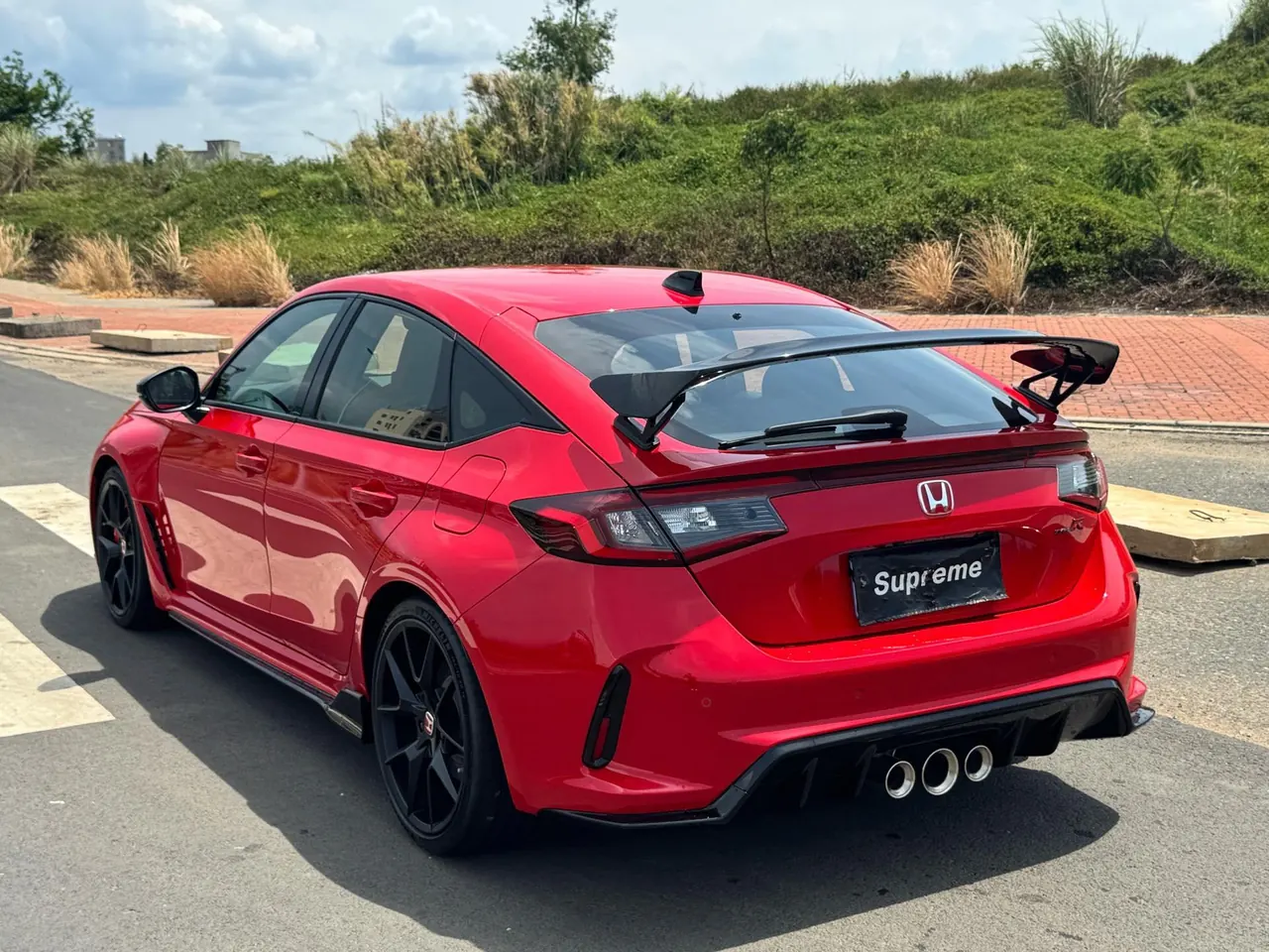 Honda Civic (Imported) 2023 Model Civic Type R 2.0T 420TURBO Manual Transmission 7