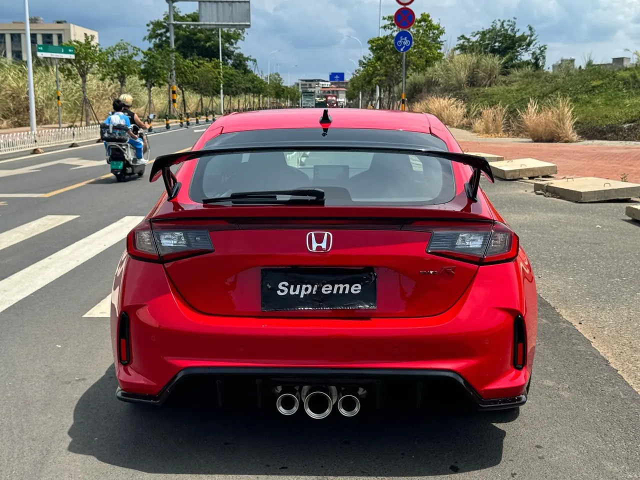 Honda Civic (Imported) 2023 Model Civic Type R 2.0T 420TURBO Manual Transmission 8