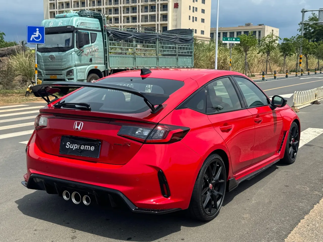 Honda Civic (Imported) 2023 Model Civic Type R 2.0T 420TURBO Manual Transmission 9