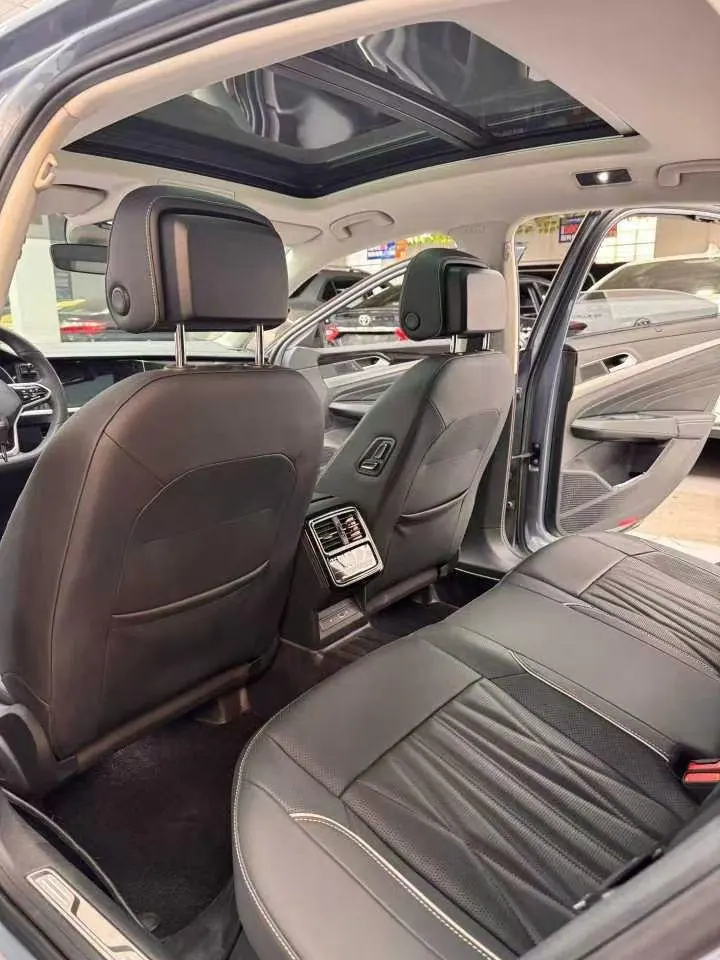 Volkswagen 2023 Passat 2.0TSI 330TSI Starry Sky Luxury Edition (facelift) Automatic 4