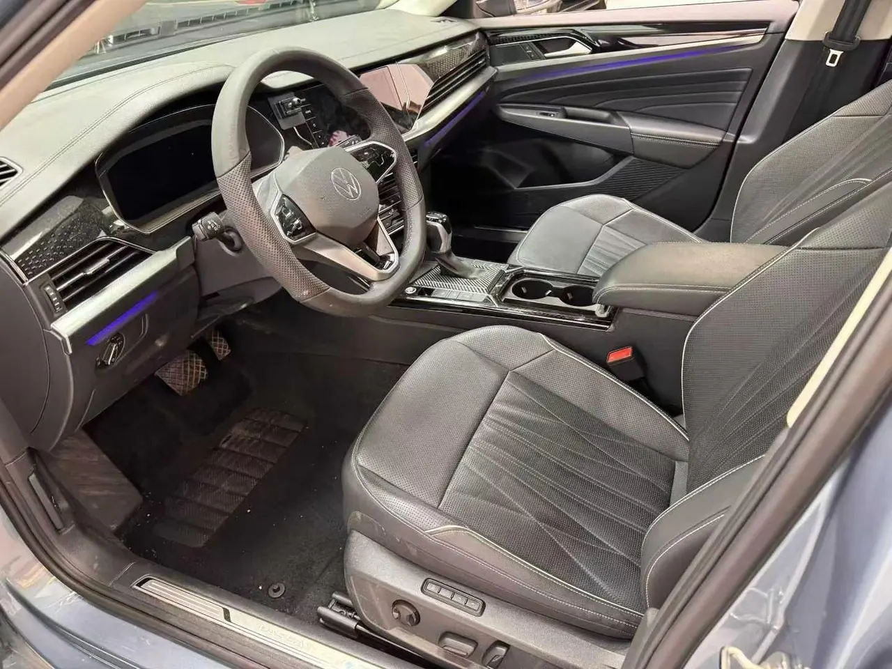 Volkswagen 2023 Passat 2.0TSI 330TSI Starry Sky Luxury Edition (facelift) Automatic 5