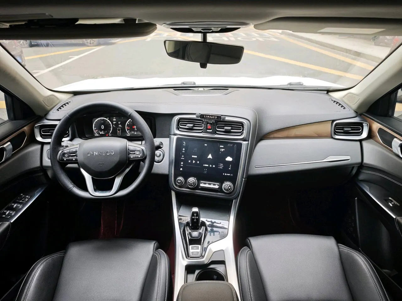 LYNK&amp;CO 2021 LYNK&amp;CO 01 2.0TD Two-Drive Pro Automatic 6