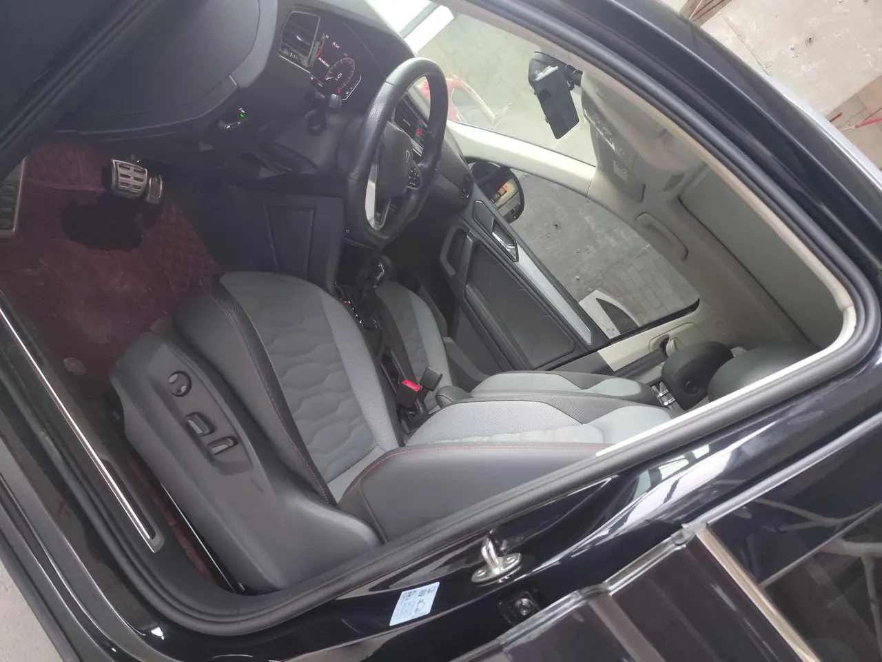 Volkswagen 2021 Tiguan X 2.0TSI 330TSI Two-Drive Ultimate Automatic Gear 9