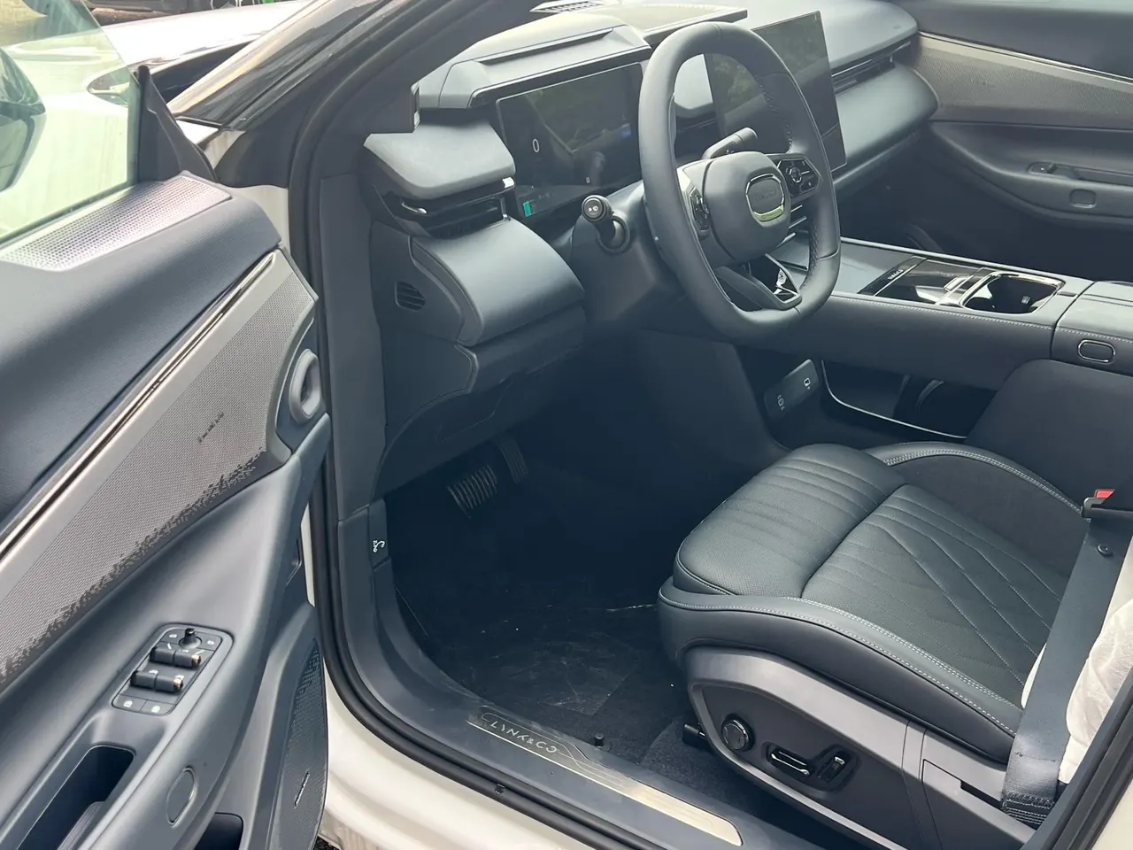 LYNK&amp;CO 2026 LYNK&amp;CO 08 EM-P 1.5T 230 Long Endurance Ultra H7 Automatic Gear 6