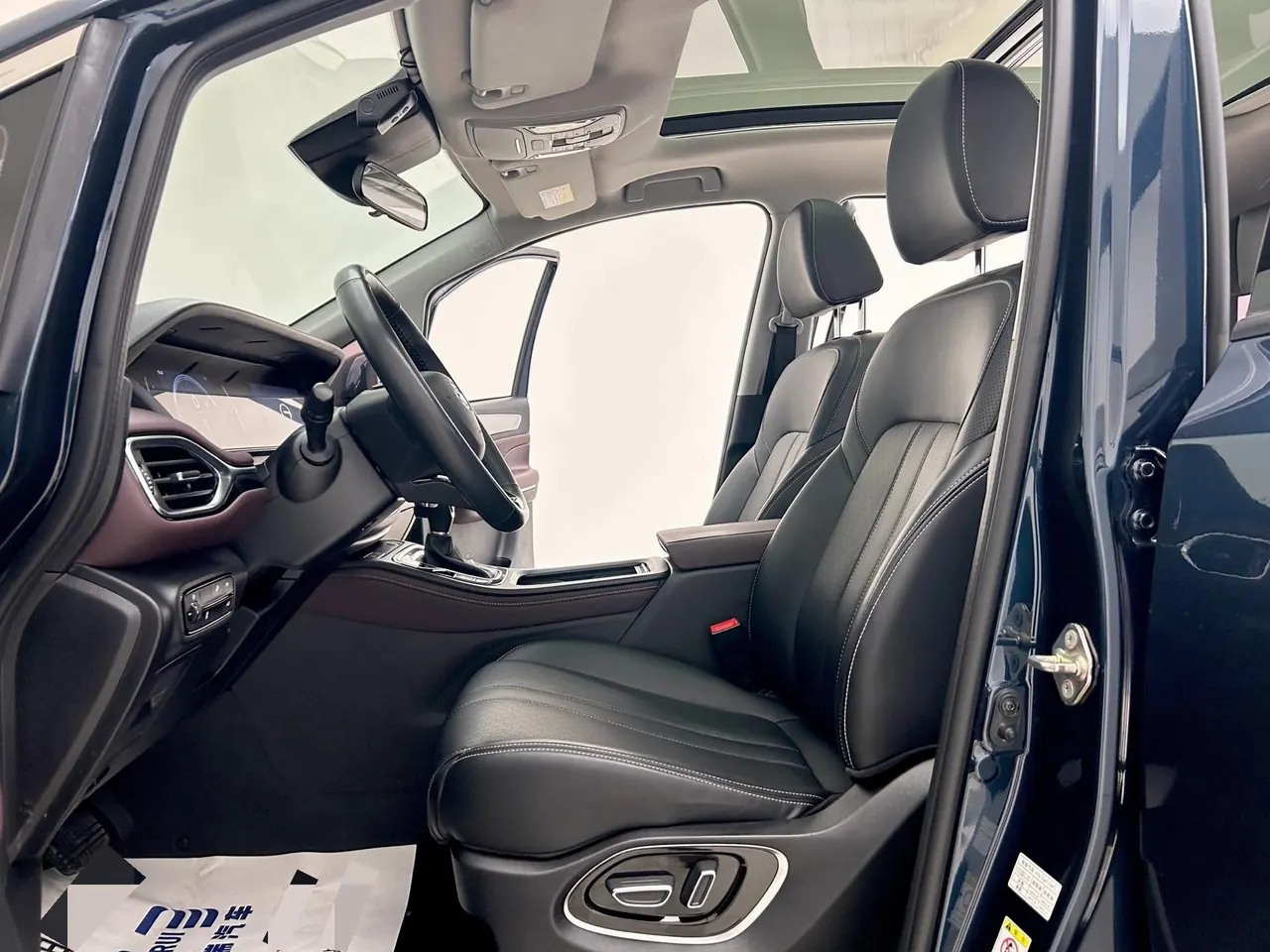 Chuanqi 2021 M6 1.5T 270T Premium Edition 7-seat Automatic Gear 3