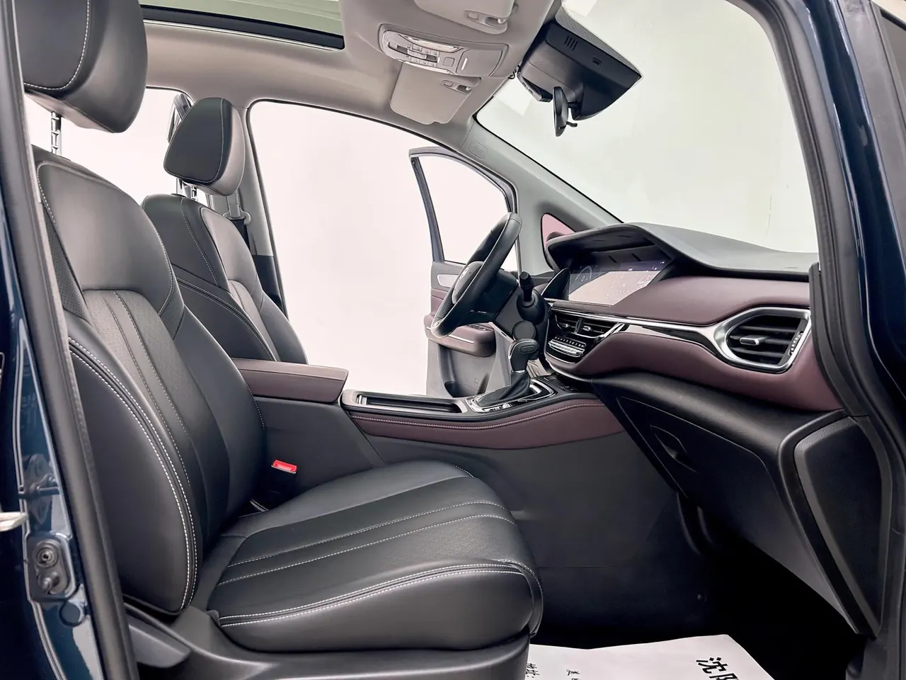 Chuanqi 2021 M6 1.5T 270T Premium Edition 7-seat Automatic Gear 4