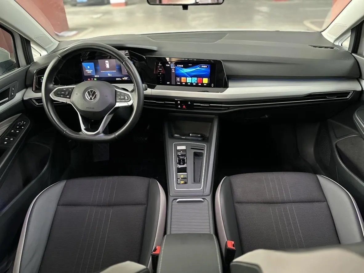 Volkswagen 2021 Golf 8 PRO 1.4TSI 280TSI Automatic 5