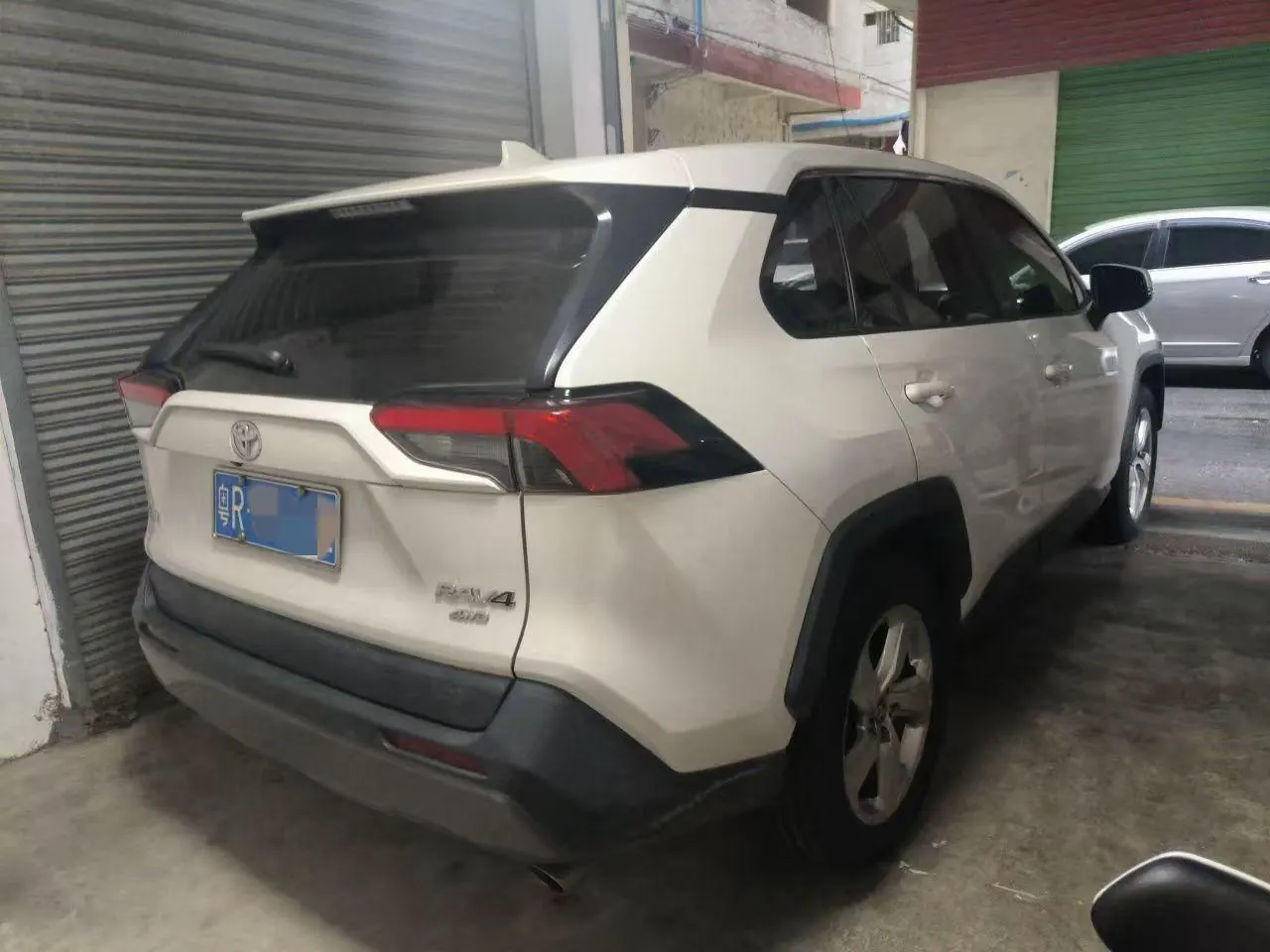 Toyota 2021 RAV4 Rongfeng 2.0 Stepless Four-wheel Drive Fashion Edition Automatic Gear 2