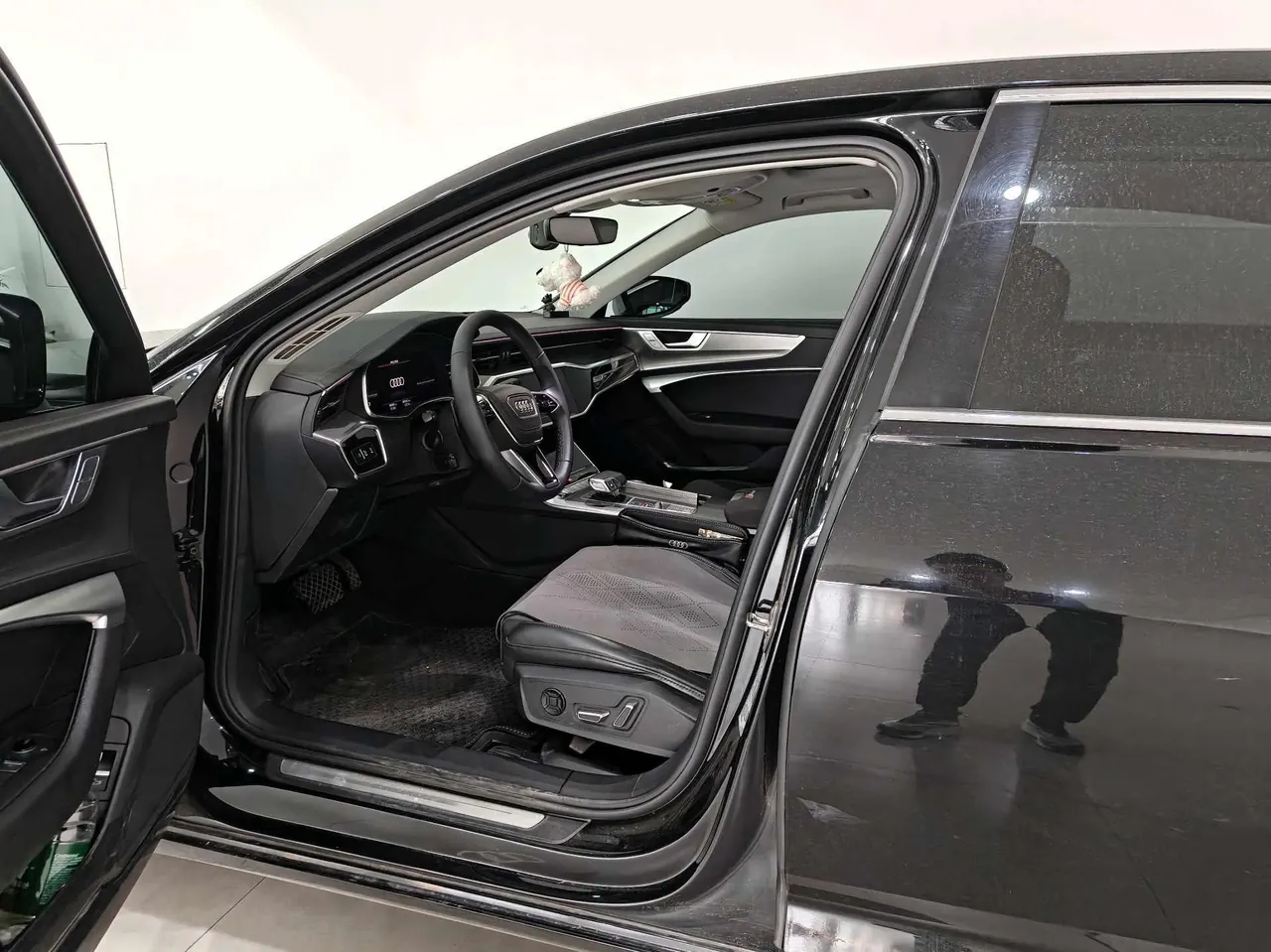 Audi 2023 A6L 2.0TFSI 45TFSI Selected to Elegant Type (Modified) Automatic Gear 4