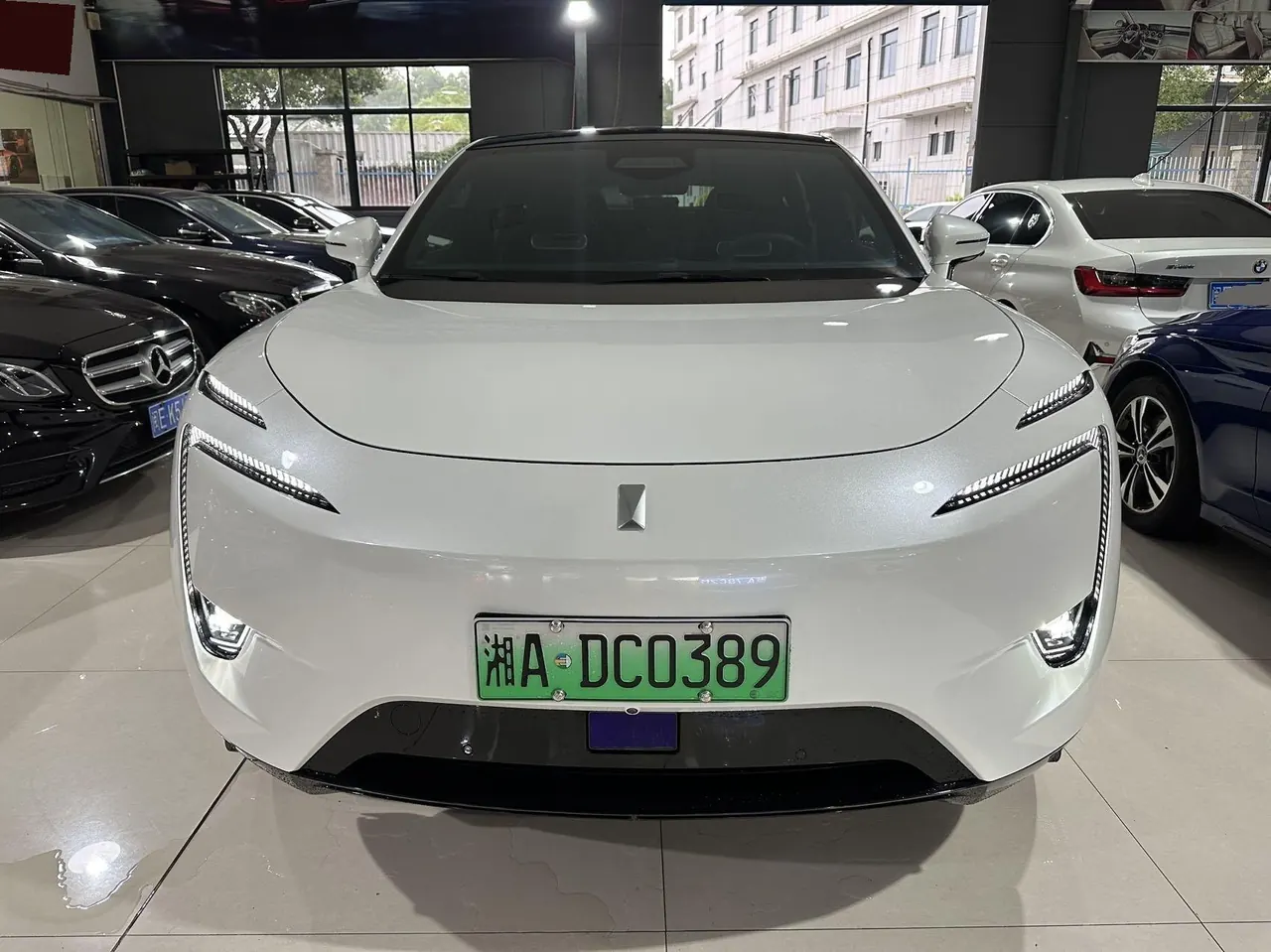 Avatr 2023 Avatr 11 HarmonyOS 90 kWh Rear-Wheel-Drive Automatic 2