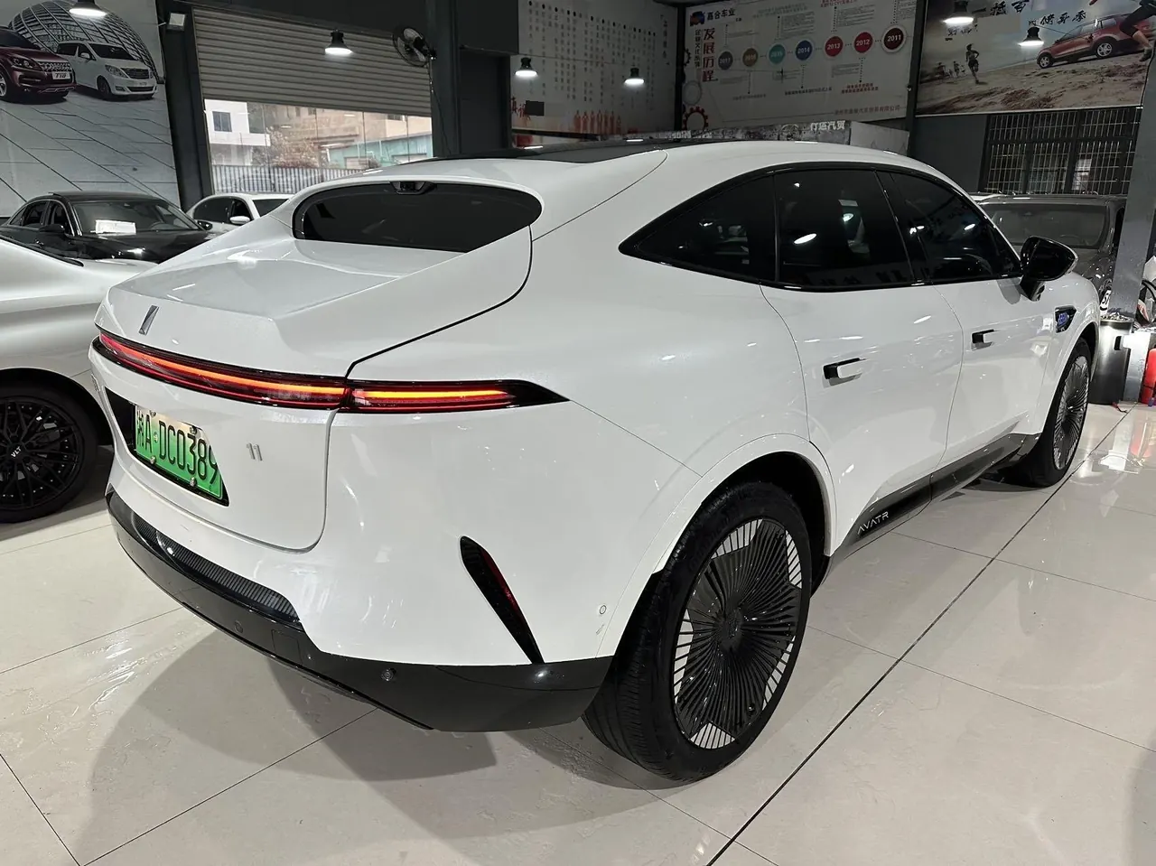 Avatr 2023 Avatr 11 HarmonyOS 90 kWh Rear-Wheel-Drive Automatic 4