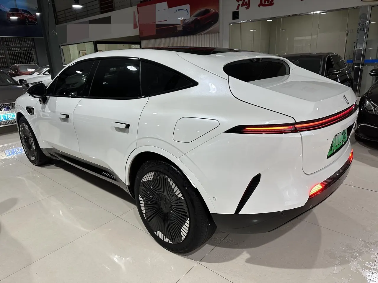 Avatr 2023 Avatr 11 HarmonyOS 90 kWh Rear-Wheel-Drive Automatic 6