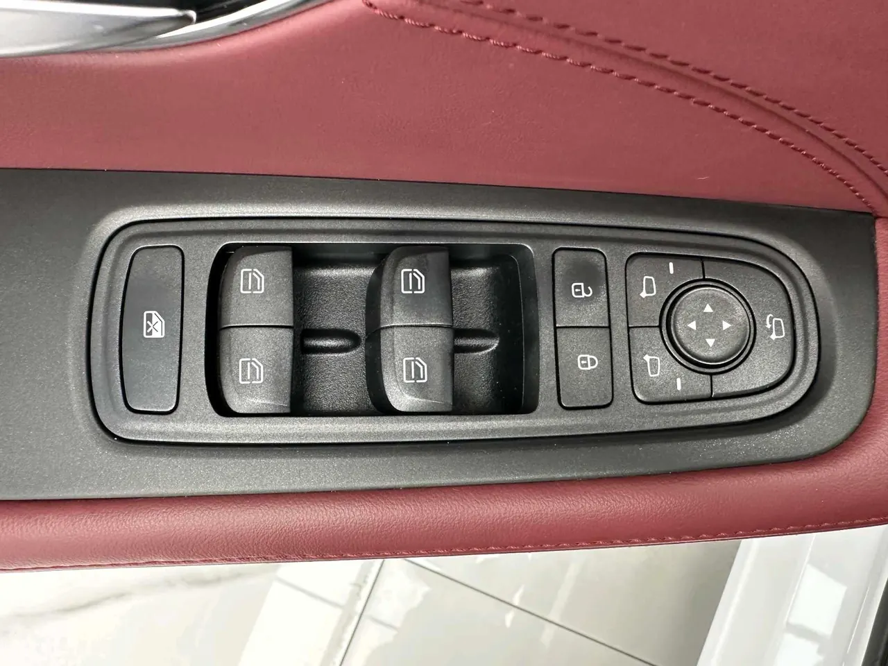 Jetour 2023 X70 PLUS 1.5T Brave PLUS5 Automatic Gear 12