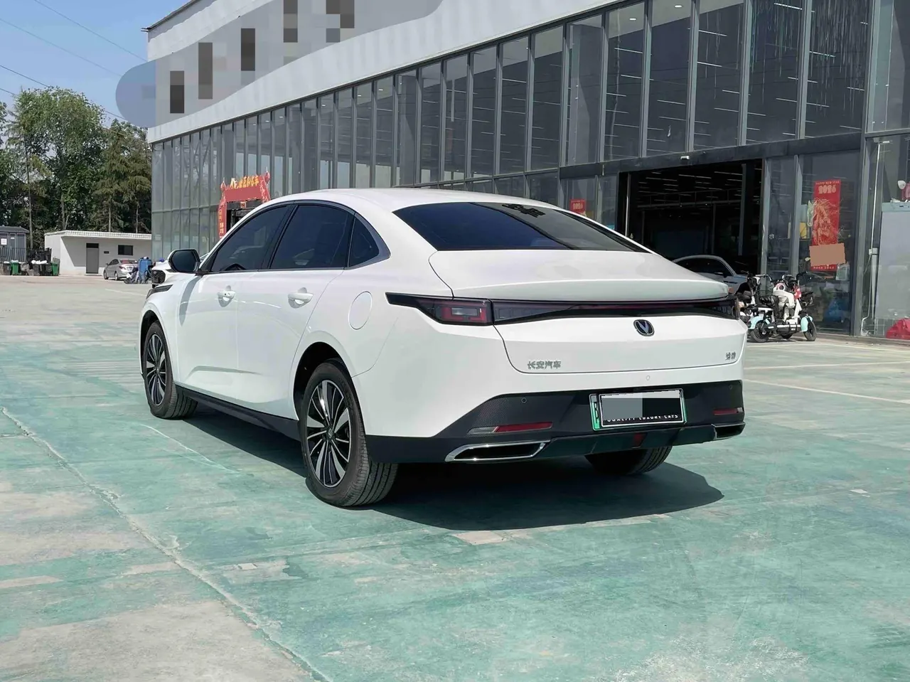 ChangAn Yidong New Energy 2025 Yidong PHEV 1.5 Stepless Smart New Blue Whale 145KM Battleship Edition Automatic Gear 6