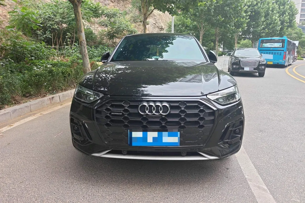 Audi 2025 Q5L 2.0TFSI 40TFSI 45th Anniversary Collection Edition Quattro Deluxe Dynamic Automatic 2