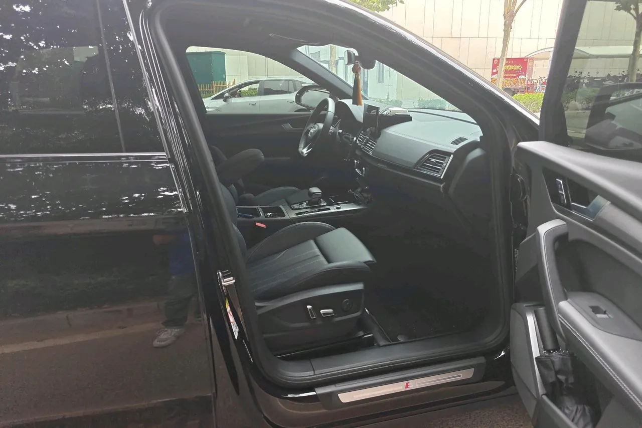 Audi 2025 Q5L 2.0TFSI 40TFSI 45th Anniversary Collection Edition Quattro Deluxe Dynamic Automatic 4