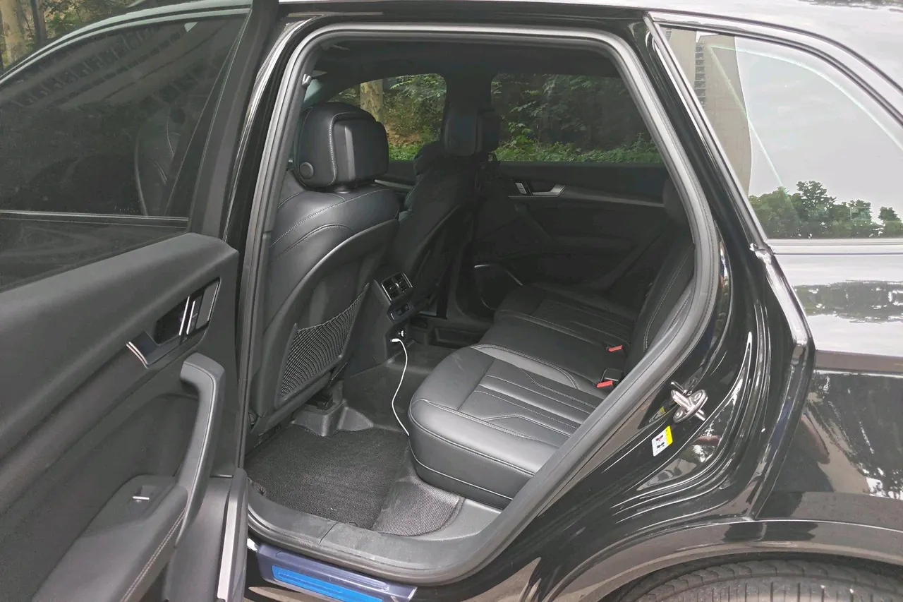 Audi 2025 Q5L 2.0TFSI 40TFSI 45th Anniversary Collection Edition Quattro Deluxe Dynamic Automatic 5