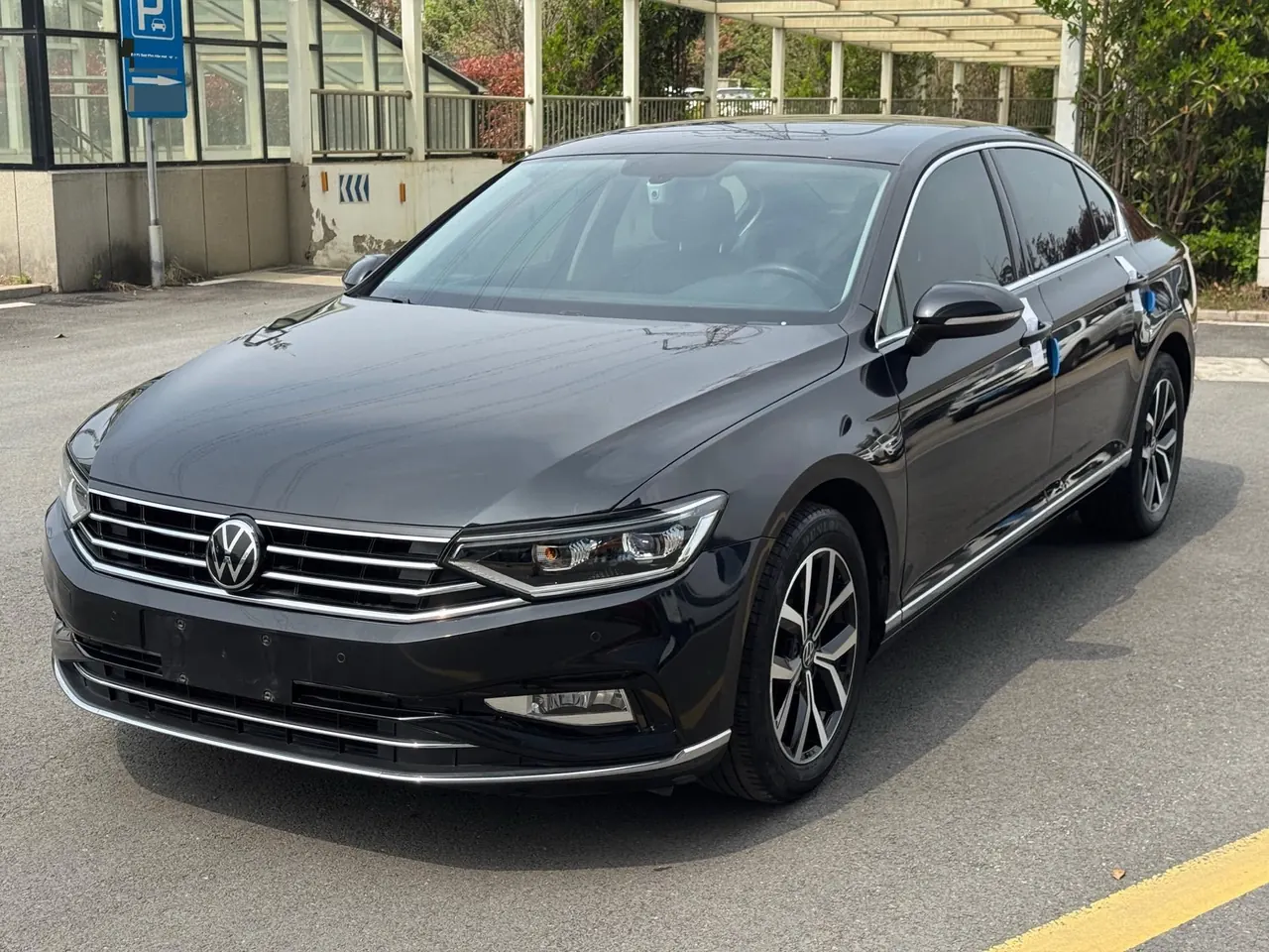 Volkswagen 2020 Magotan 2.0TSI 330TSI Leading Automatic - View 1