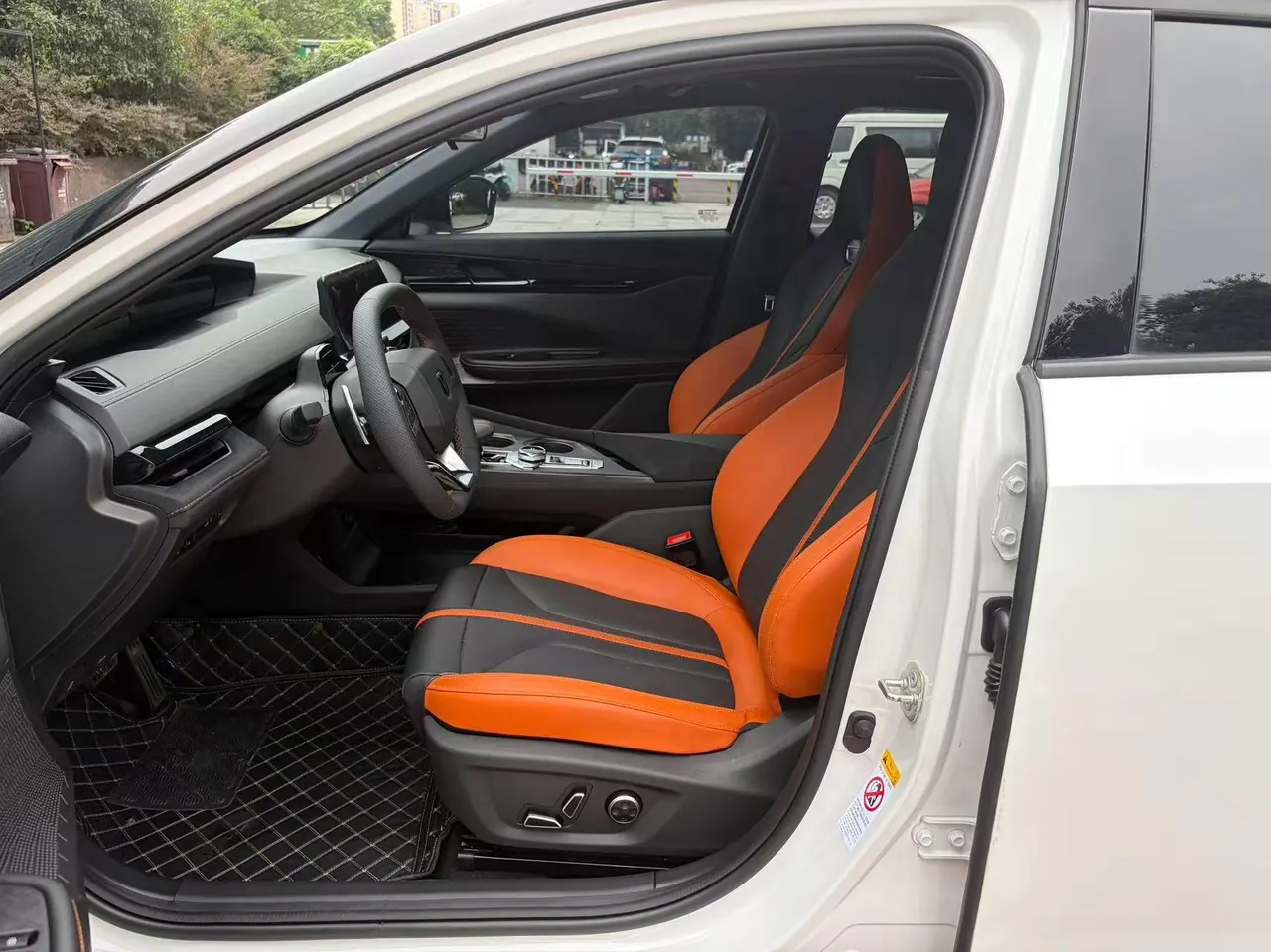ChangAn 2025 UNI-V 1.5T 500Bar High Energy Sports Edition Automatic Gear 2