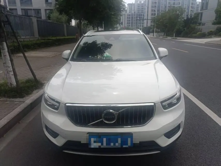 Volvo 2021 XC40 2.0T T4 4-wheel drive Zhiyuan Deluxe Edition Automatic Gear 2