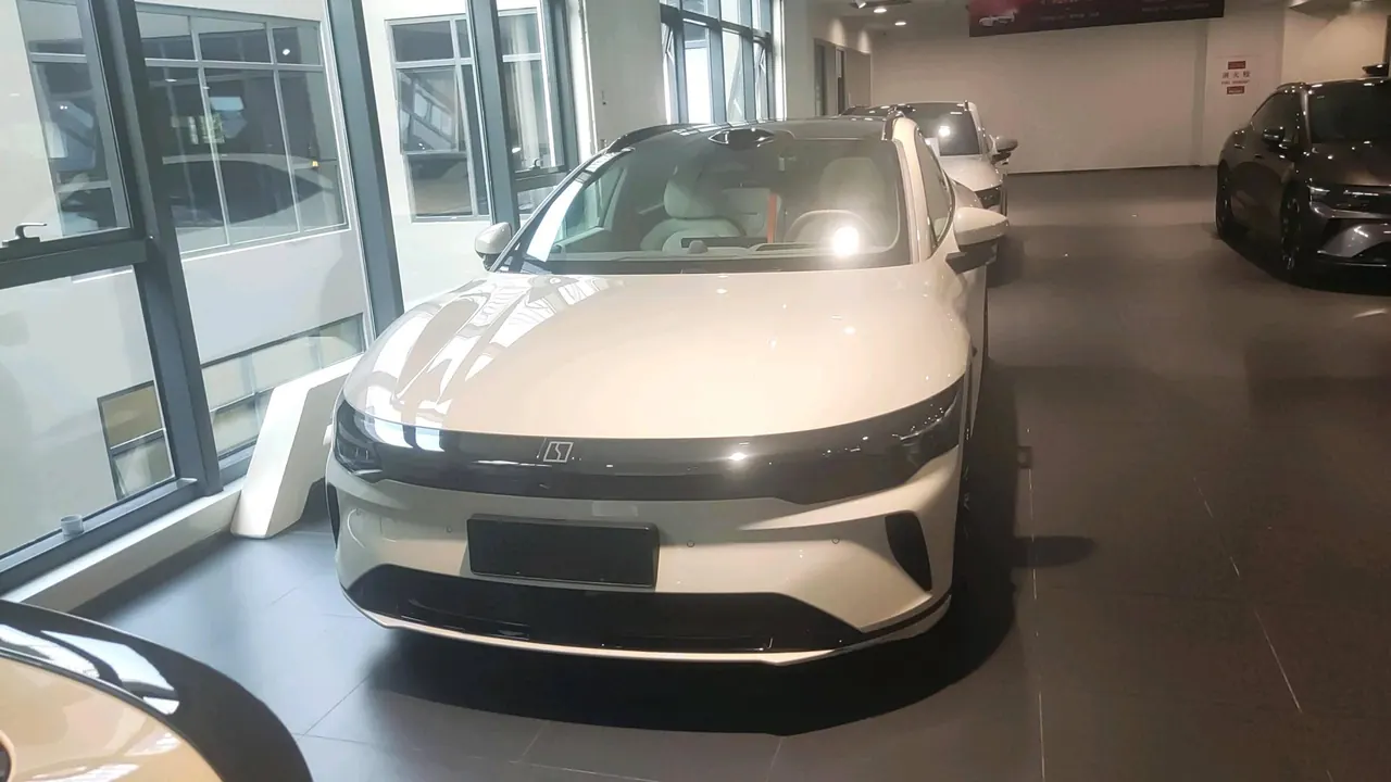 Zeekr 2025 Zeekr 007GT four-wheel drive intelligent driving version 75kWh automatic gear 5