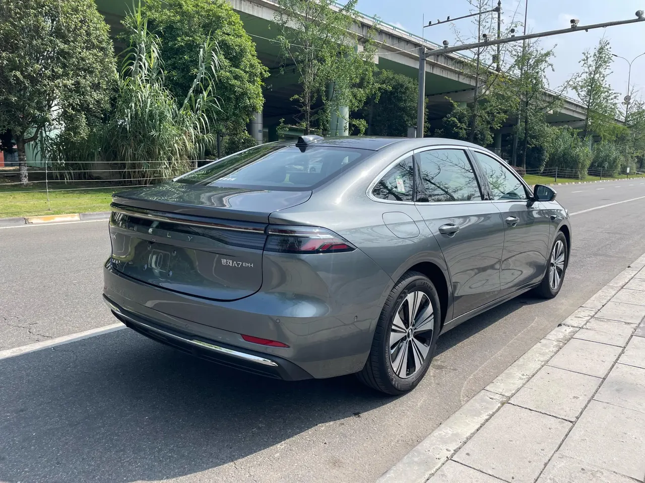 Geely Galaxy 2025 A7 EM-i 1.5 150km Discovery Edition Automatic Gear 4