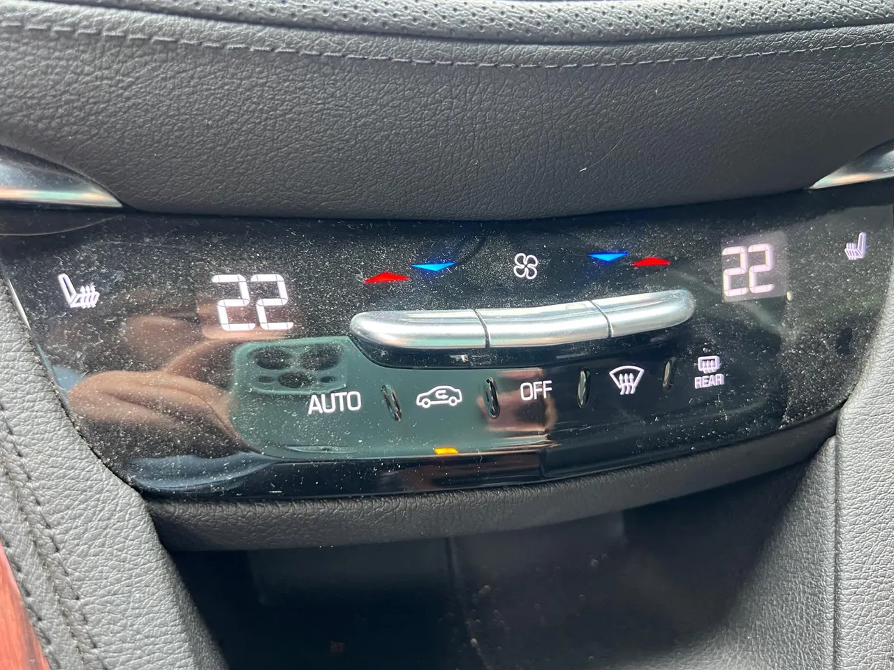Cadillac 2020 XT5 2.0T 28T Luxury Automatic Gear 11