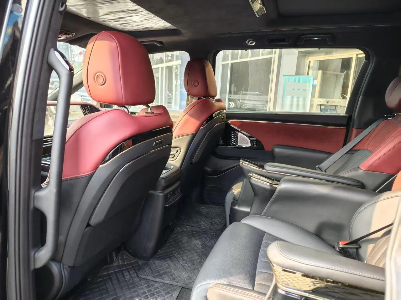 Trumpchi 2025 M8 Dual-Motor 2.0T Grandmaster Series Super Hybrid Automatic Transmission 5