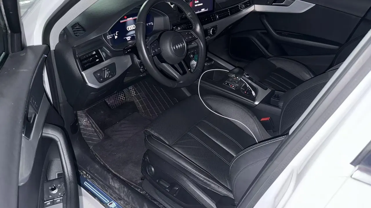 Audi 2020 A4L 2.0TFSI 40TFSI Deluxe Dynamic Automatic 5