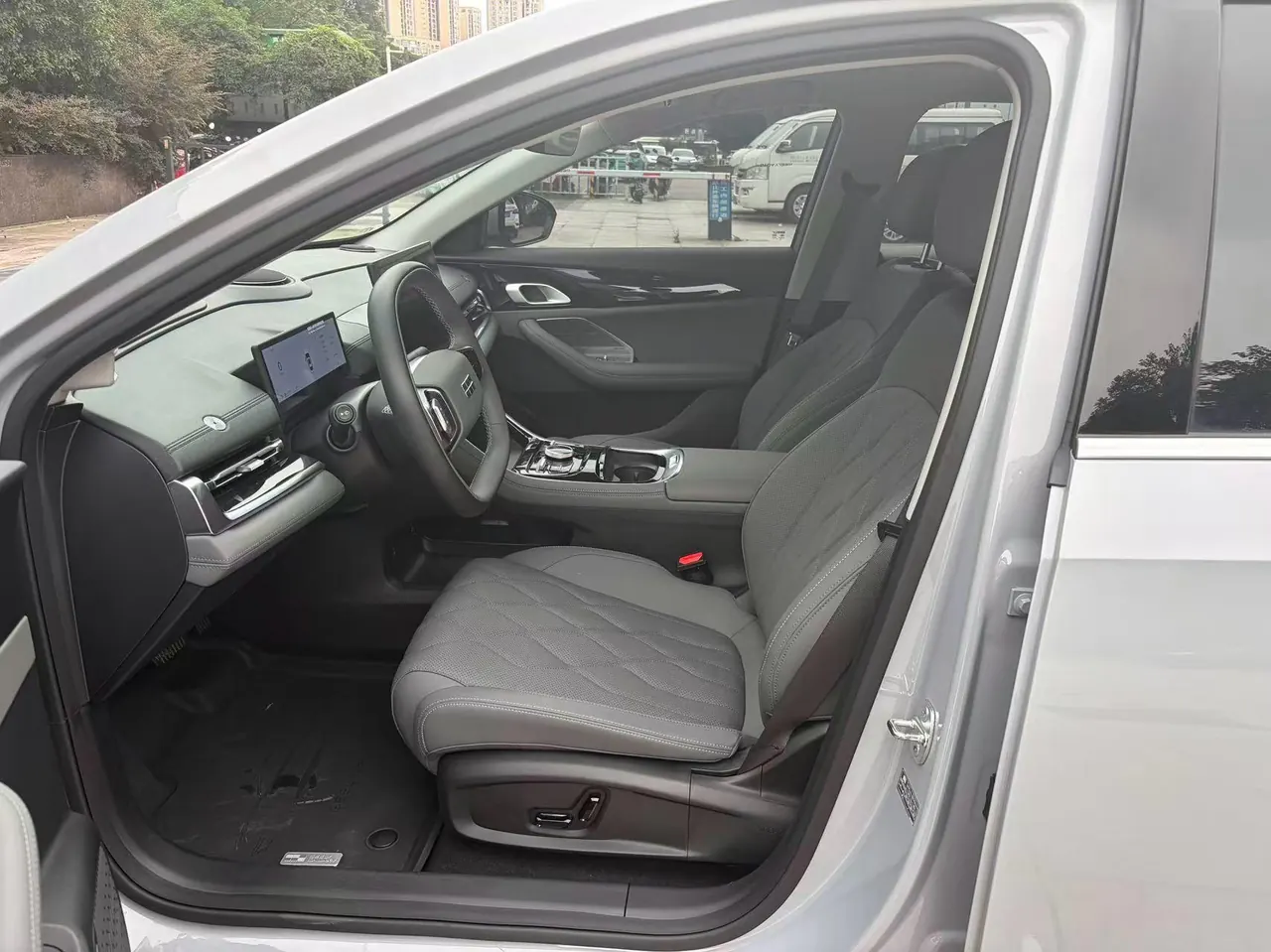 Geely Galaxy 2025 A7 EM-i 1.5 150km Discovery Edition Automatic Gear 2