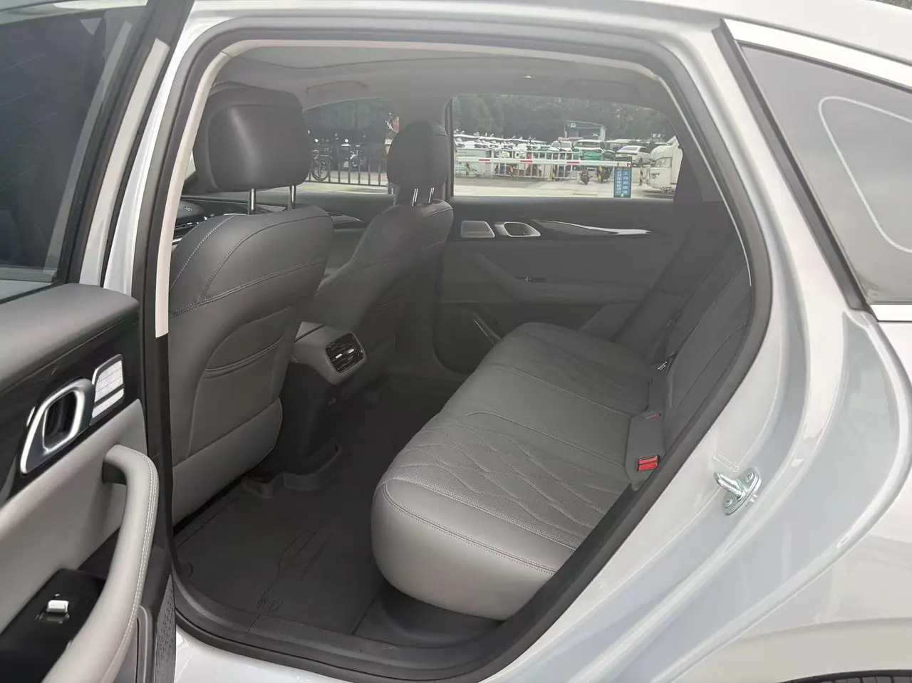 Geely Galaxy 2025 A7 EM-i 1.5 150km Discovery Edition Automatic Gear 3