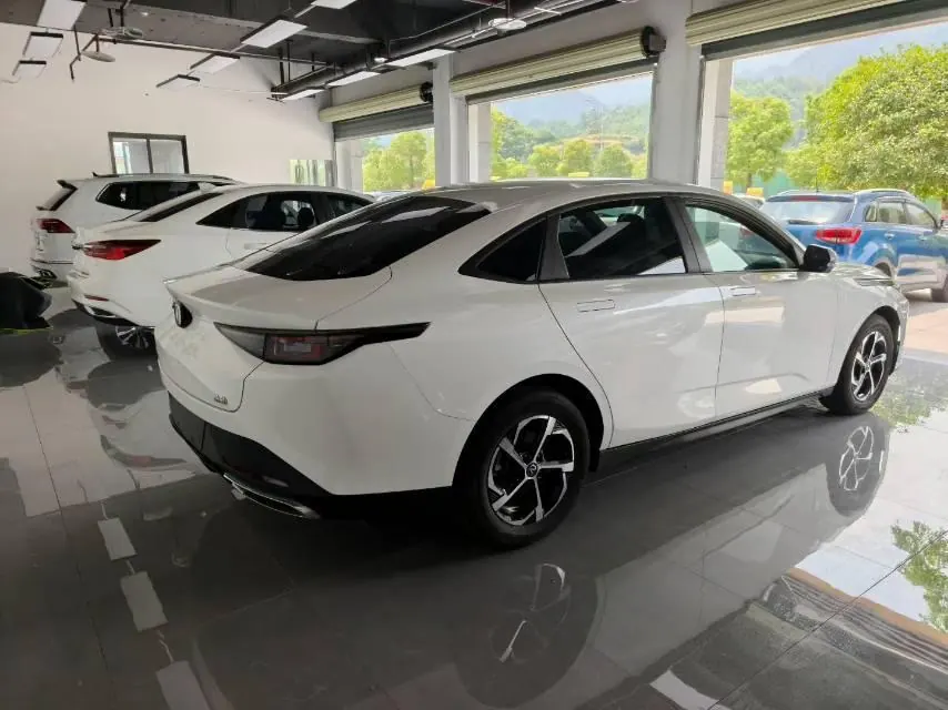 ChangAn 2024 Yidong 1.5TGDI Honorable Automatic Gear 2