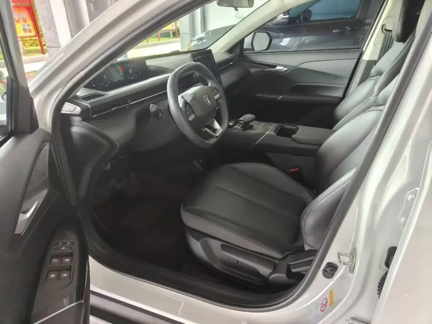 ChangAn 2024 Yidong 1.5TGDI Honorable Automatic Gear 3