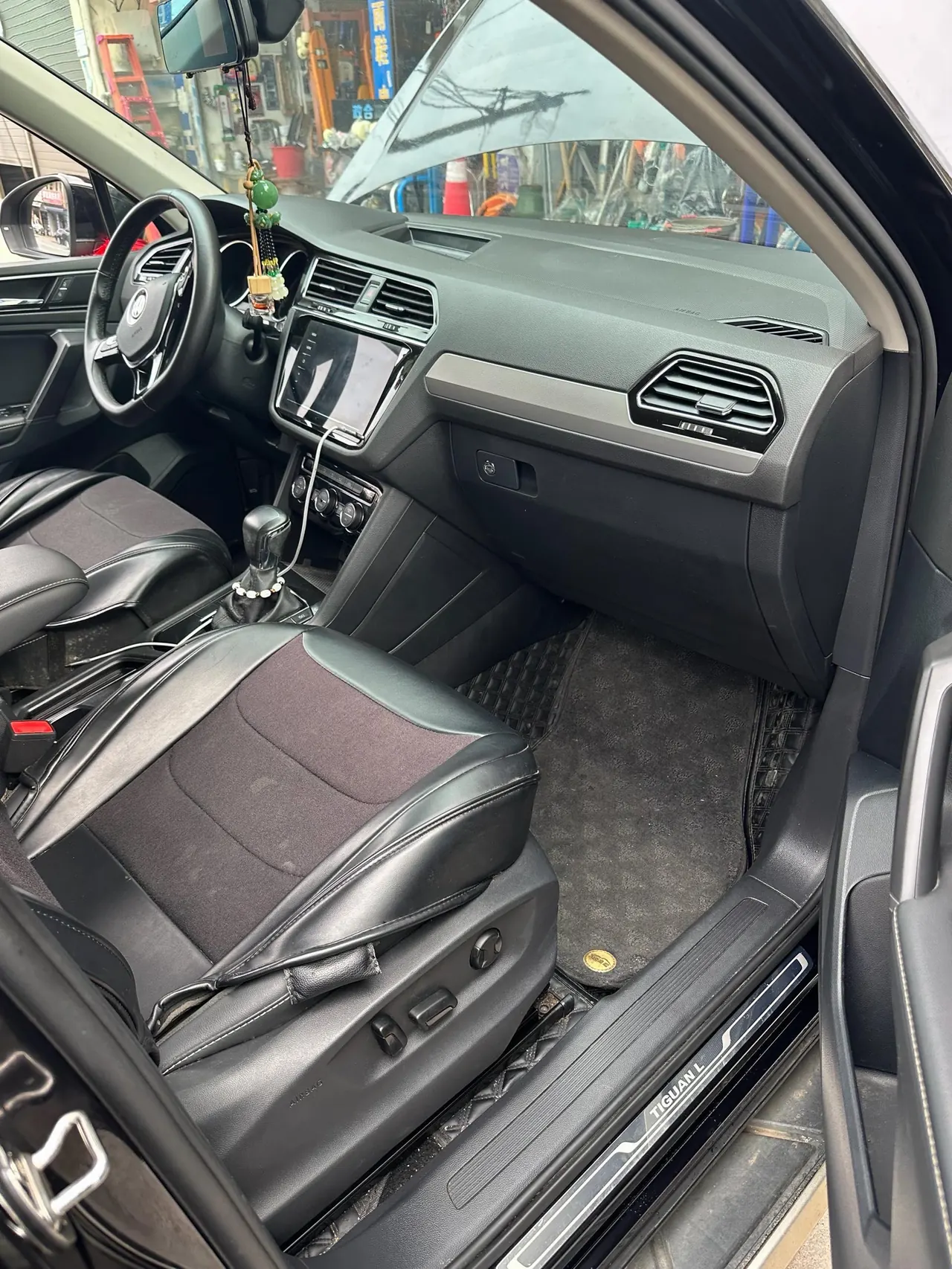 Volkswagen 2020 Tiguan L 2.0TSI 330TSI Two-Drive Panoramic Comfort Edition Automatic Gear 3