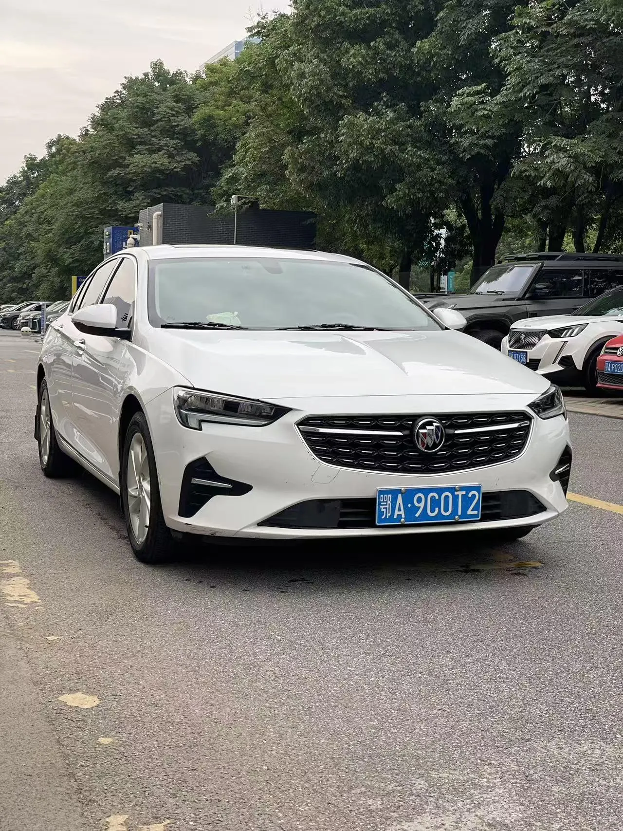 Buick 2020 Regal 1.5T 552T Luxury Automatic Gear 3