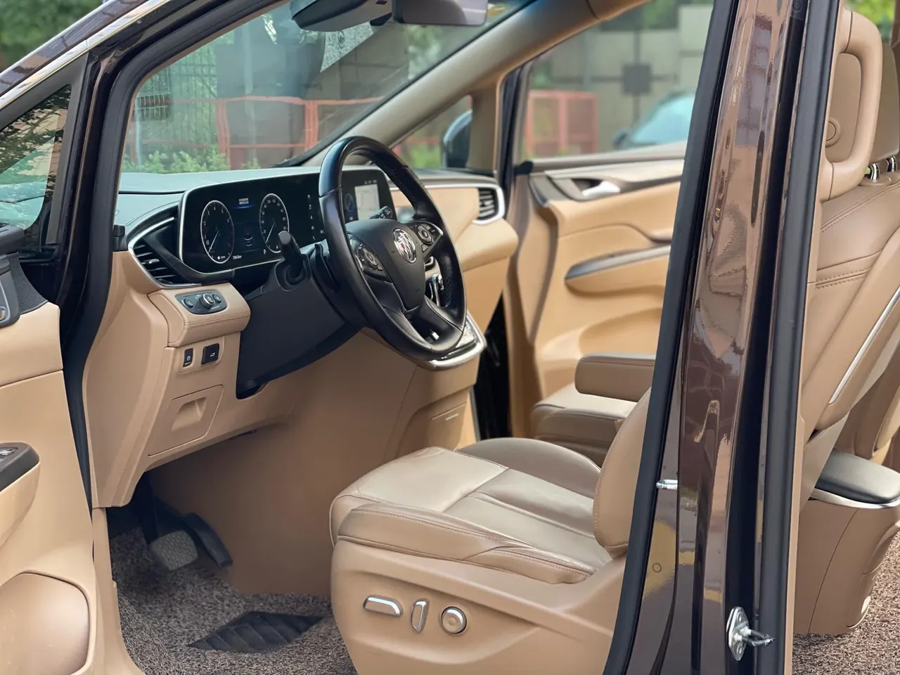 Buick 2021 GL8 ES Lu Zun 2.0T 653T Exclusive Automatic Gear 7