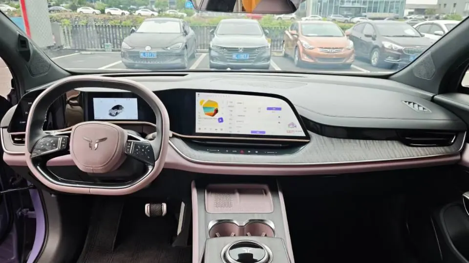 HongQi 2025 Tiangong 08 680 Ultra 4-wheel drive automatic gear 3