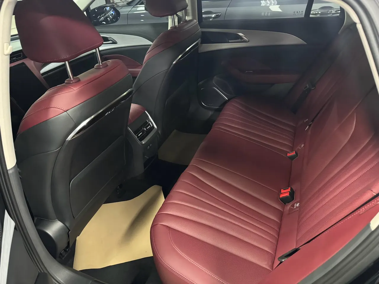 HongQi 2025 H5 2.0T Flag Chang 500000 Commemorative Automatic Gear 3