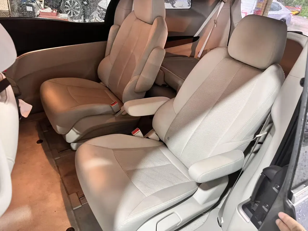 Buick 2020 GL8 Land Business Class 2.0T 652T Comfortable Automatic Gear 5